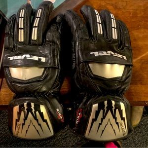 Level leather gloves, black